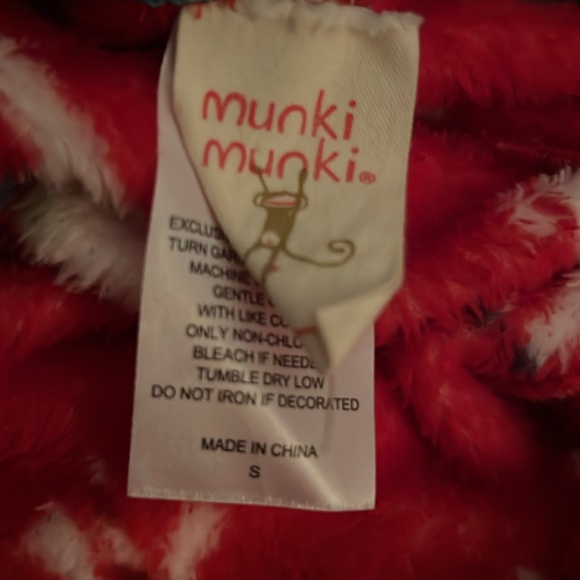 Munki Munki Plush One Piece Red Llama Zip Fleece Pajamas Small Hooded Onesie - Picture 5 of 7